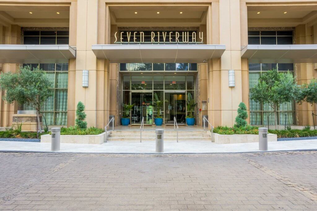 7 riverway exterior entry high rise apartments houston